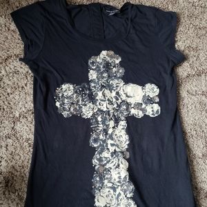 Rock and Republic Black Tee with Button Up Back Sm